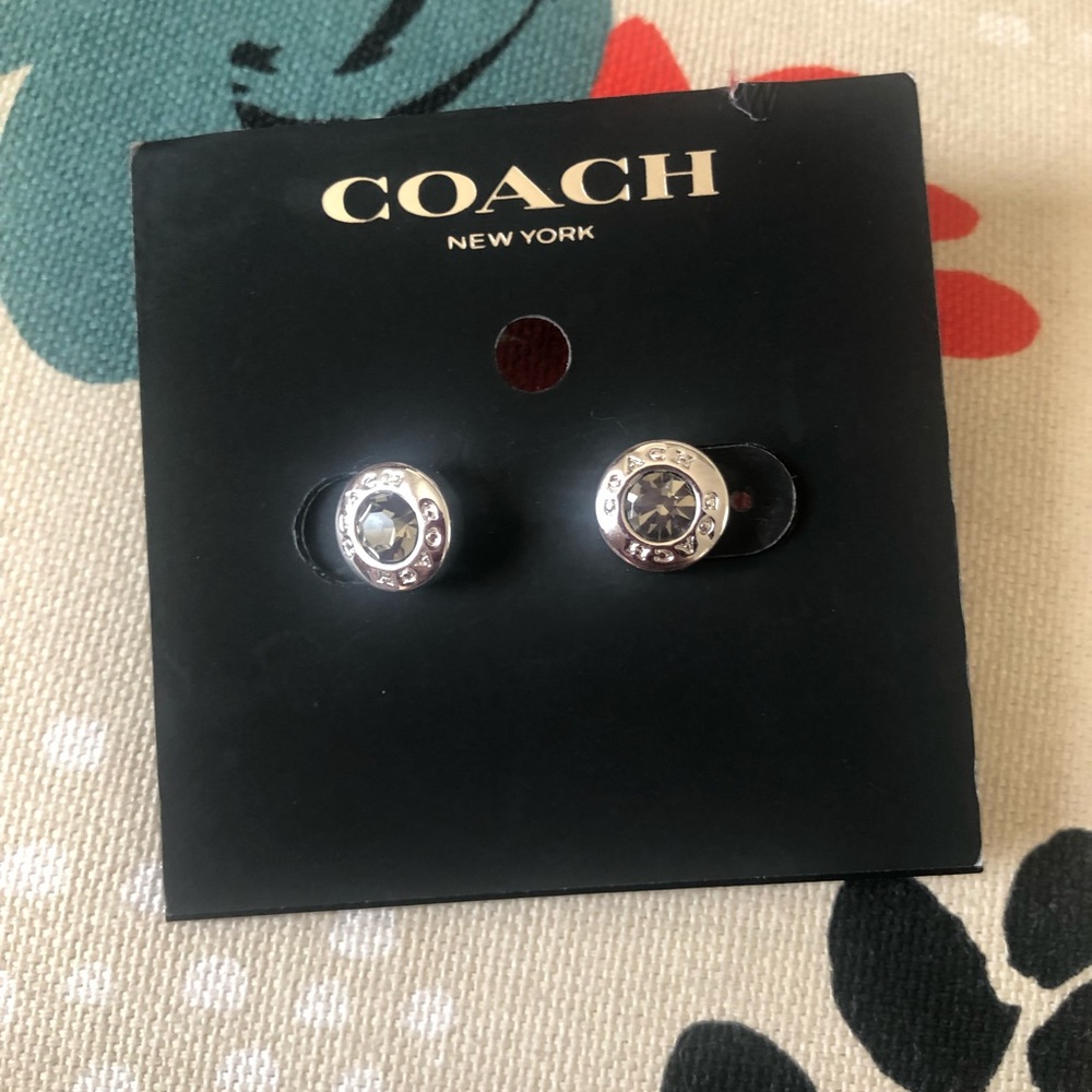 Brand new never worn authentic coach studs with tag still on the back…